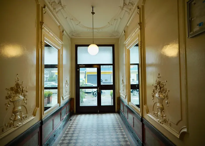 Hotel Pension Bernstein Am Kurfuerstendamm