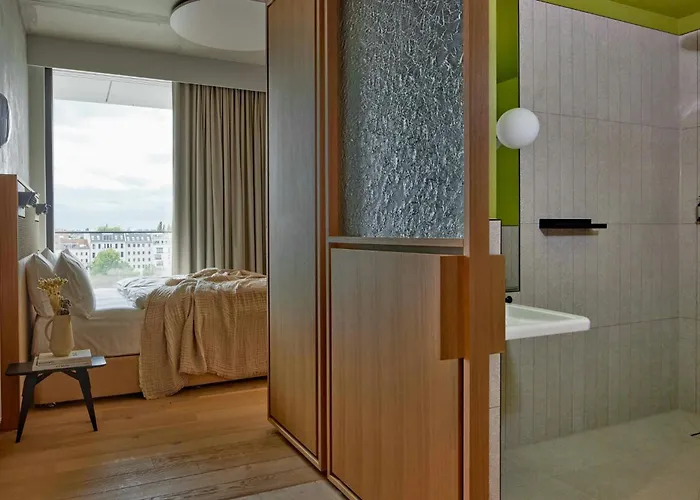 Locke At East Side Gallery